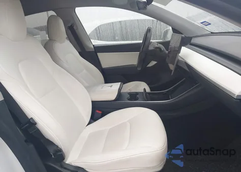 2020 Tesla Model Y Long Range Dual Motor All-Wheel Drive z USA, uszkodzony, nr VIN 5YJYGDEE3LF032585